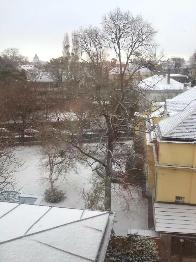 Privatzimmer Hietzing Vídeň 0*,